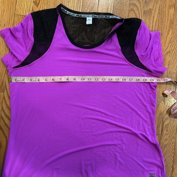 Ladies NWOT Fila Sport work out T-shirt size XL - Picture 3 of 4